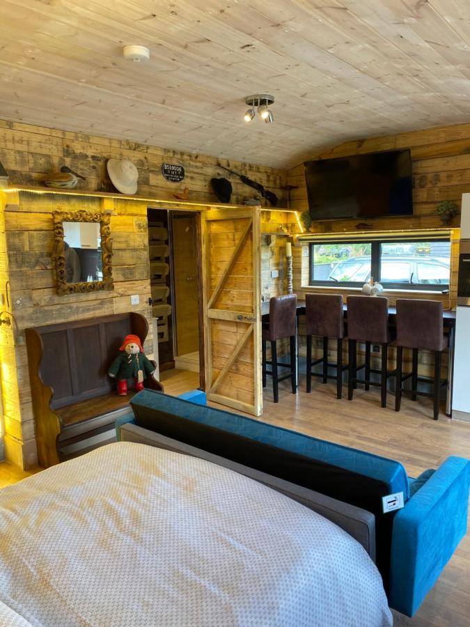 Willow Court Farm Studio East & Petting Farm, 8 Mins To Legoland & Windsor, 15 Mins To Lapland Uk Exterior photo